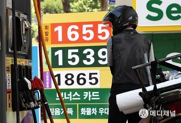 유류세 한시 인하 2개월 연장…인하율은 소폭 낮춰