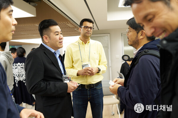 UniPin CEO, Ashadi, addressing the seminar