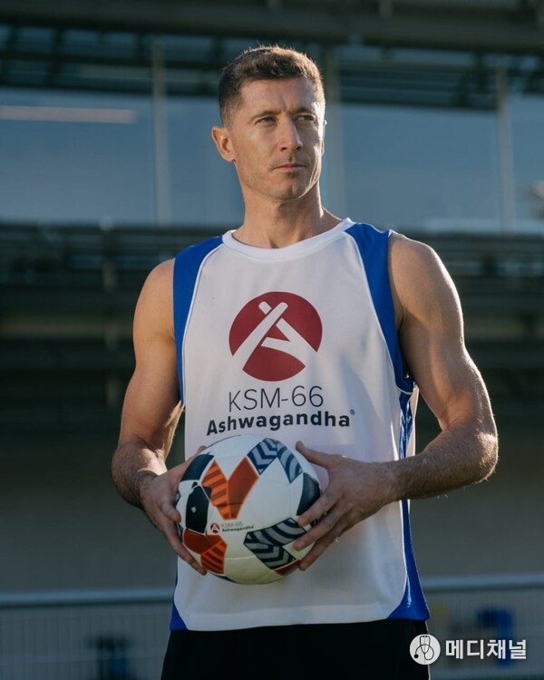 Robert Lewandowski, FC Barcelona striker and Poland captain, has been named global brand ambassador for KSM-66 Ashwagandha®. A longtime user of the clinically researched root-only extract, Lewandowski embodies the performance, recovery, and consistency that define its commitment to quality, purity, and Ayurvedic tradition.