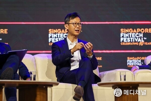 Forest Lin, Corporate Vice President and Head of Tencent Financial Technology, Tencent, speaking at the panel ‘Building an Intelligent Financial Stack’