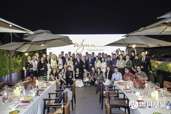 Winemakers, representatives from wineries, industry leaders and media gather together at the Wynn Signature Chinese Wine Awards 2026 launch dinner in Beijing on September 26