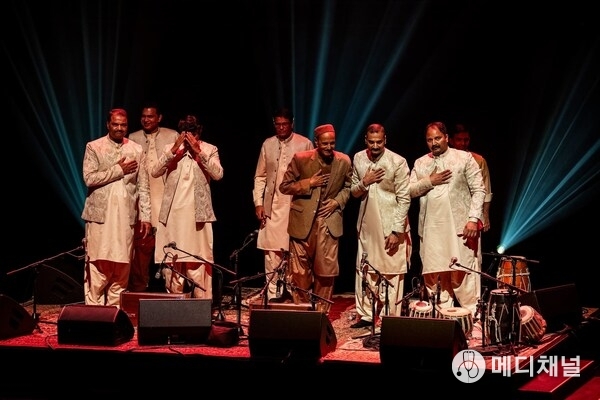 Patrons Award winners, Pakistan’s Saami Brothers with Ustad Naseeruddin Saami perform at the opening of the Aga Khan Music Awards in London.Photo by Joao Peixoto