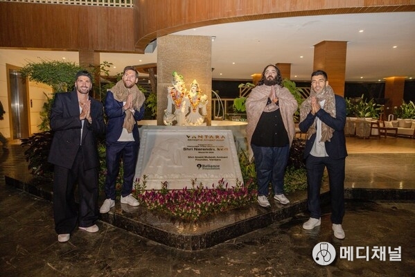 Messi experiences Vantara with Anant Ambani