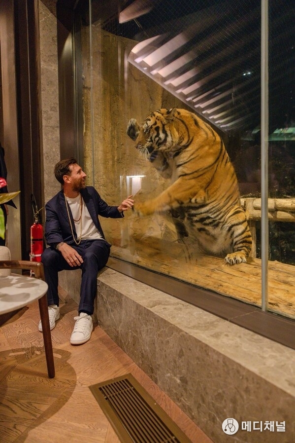 Messi experiences Vantara with Anant Ambani