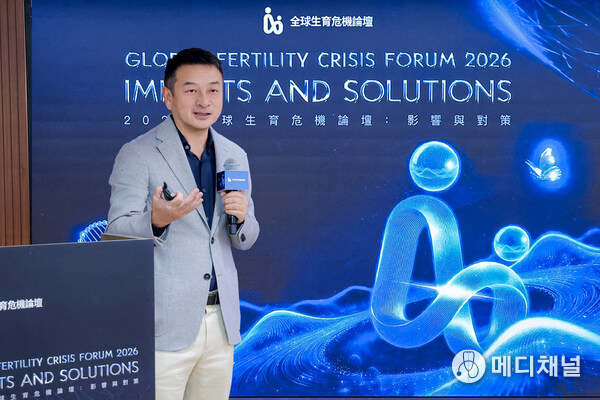 経済学者James Liang