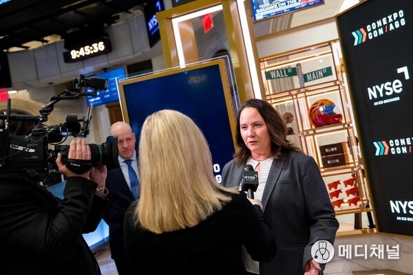 CONEXPO-CON/AGG leaders interviewed at NYSE.